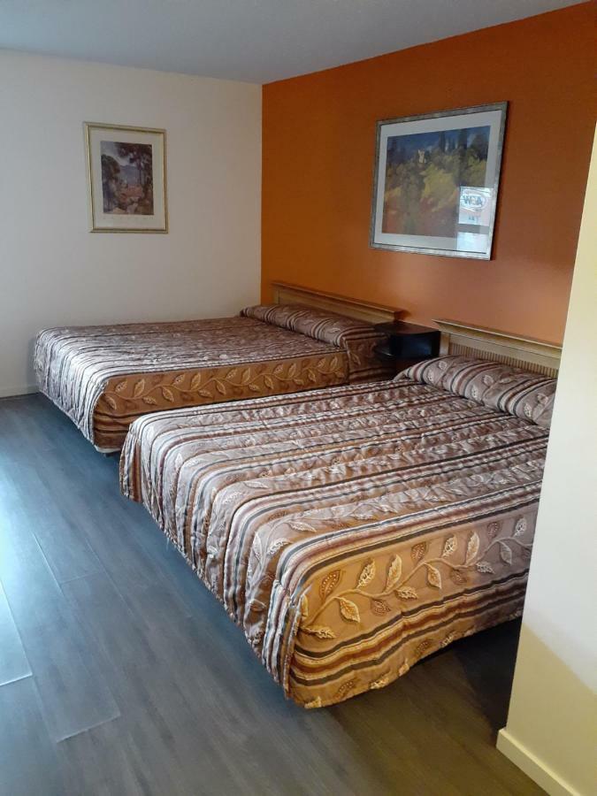 Merritt Desert Inn Buitenkant foto